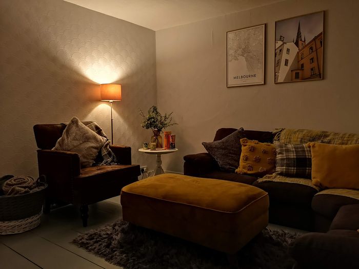 Large pouf Majestic en couleur moutarde