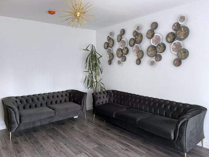 Sofa trzyosobowa Chesterfield Modern od Sukhvindera