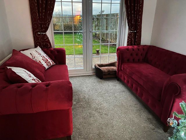 Dunkelrotes Chesterfield Grand Sofa