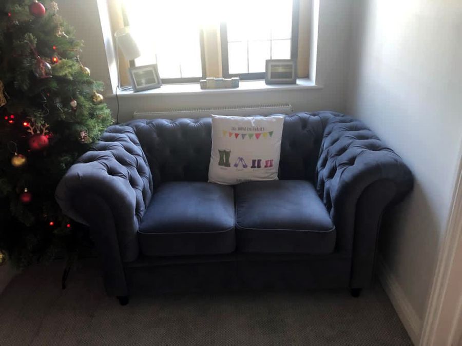 Chesterfield sofa in Christmas arrangement
