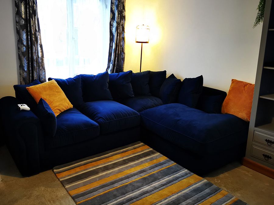 Right corner sofa Baron in velour, navy blue