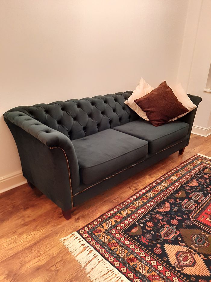 Velour Karin sofa with golden elements