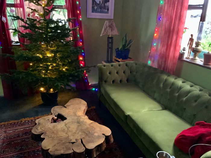 Olive-coloured Chesterfield Modern Wood sofa