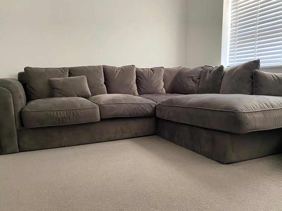 Light grey Baron corner sofa from Temi