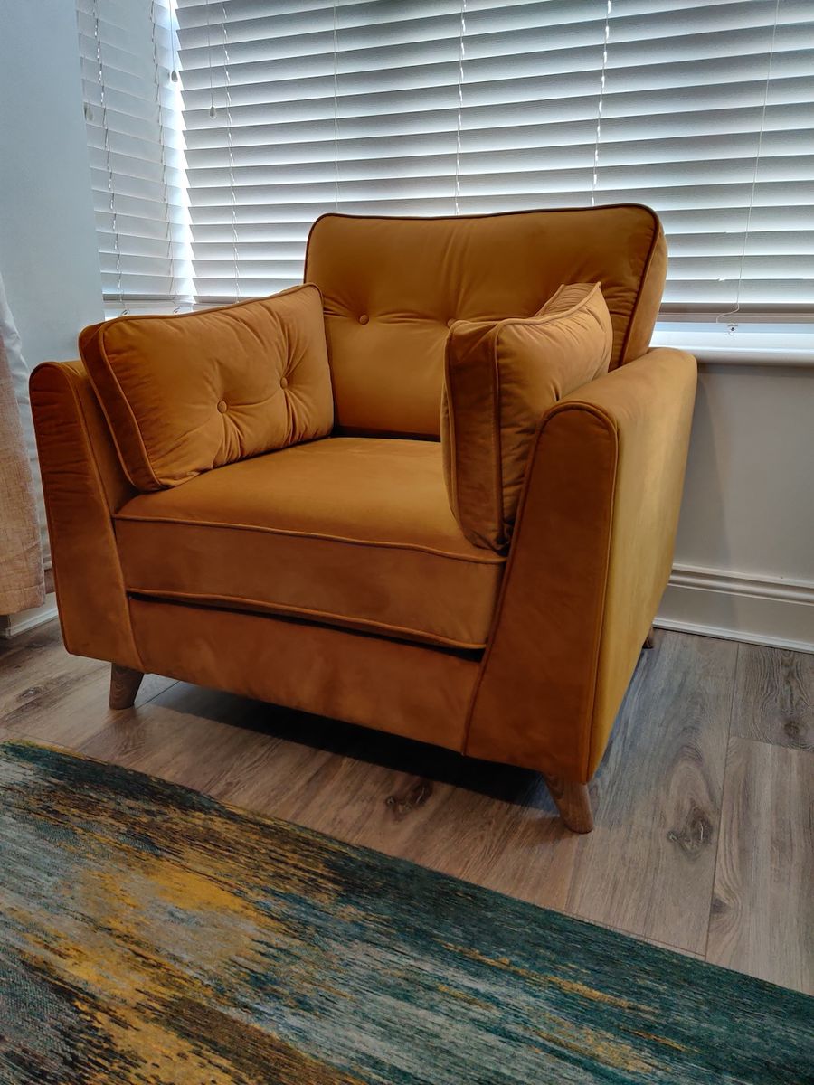 Velour Magnus armchair, mustard colour