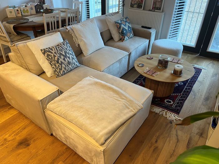 Charles Corner Sofa - Hattie