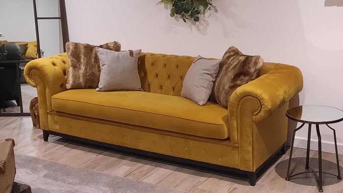 Chesterfield Grand Sofa - Ian