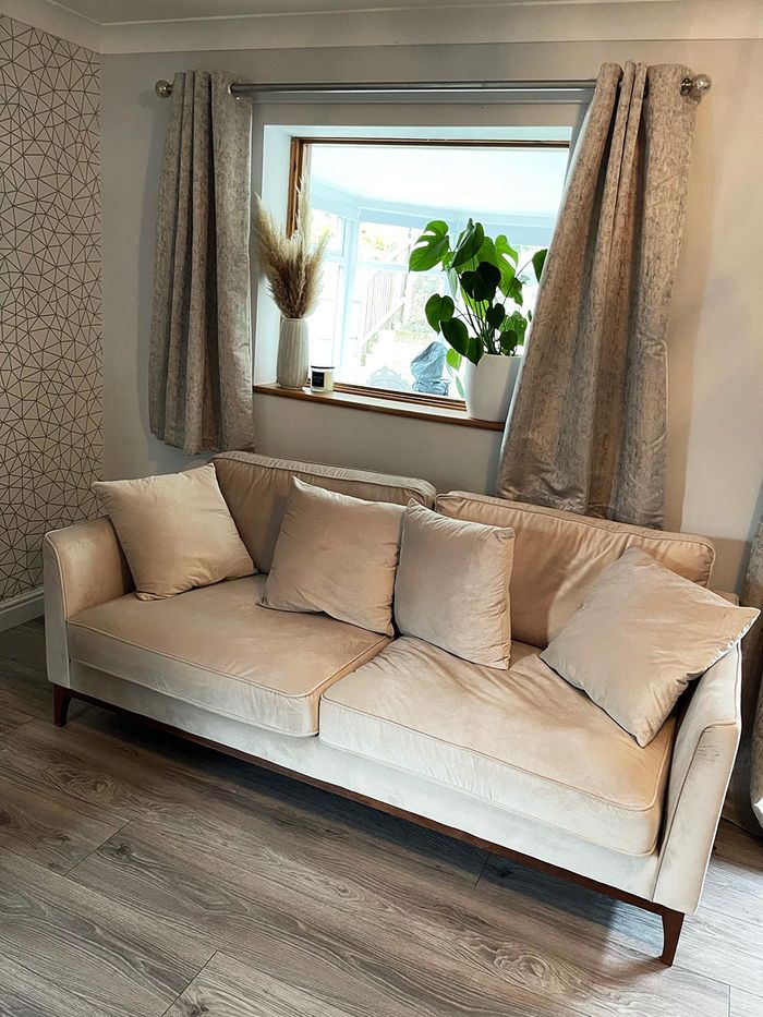 Linara Sofa - Alice