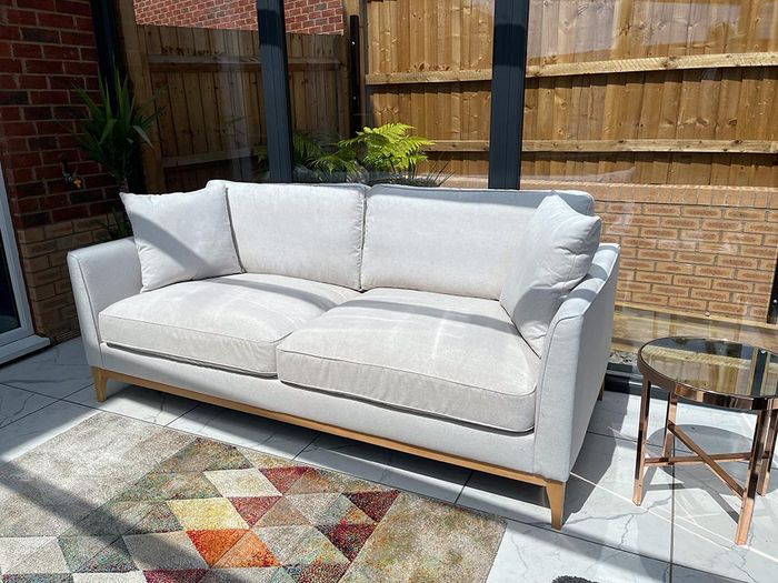 Linara Sofa - John