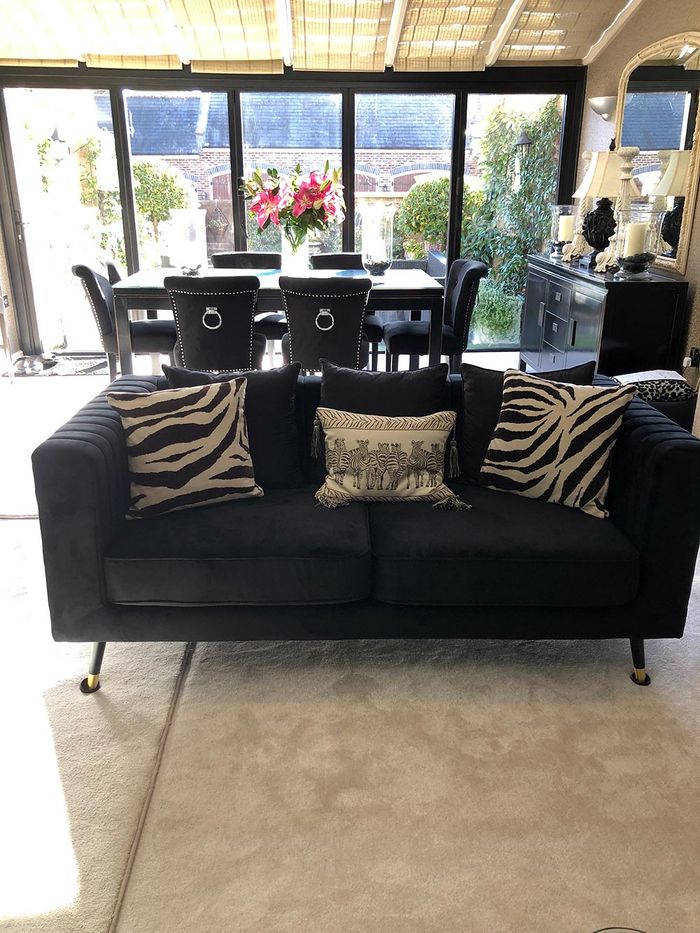 Slender Sofa - Mo