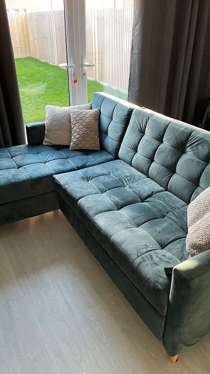 Velocity Sofa - Daniel