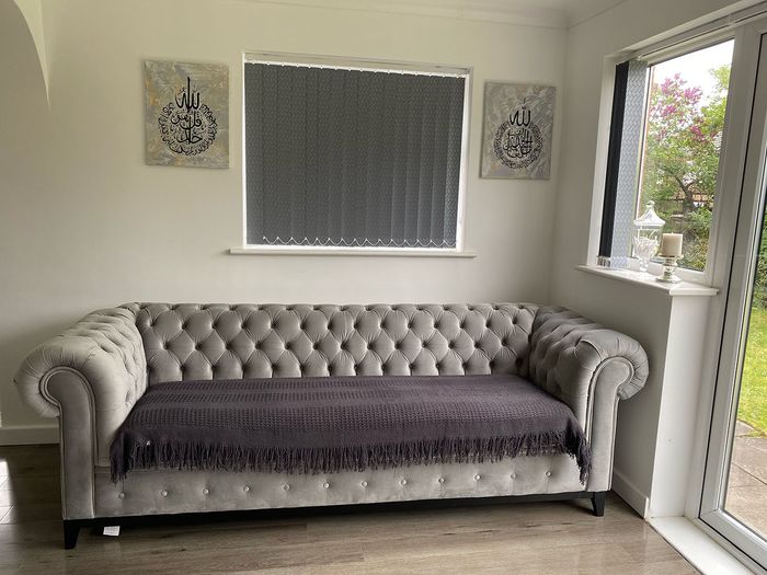Dreisitzer-Sofa Chesterfield Grand von Roshni
