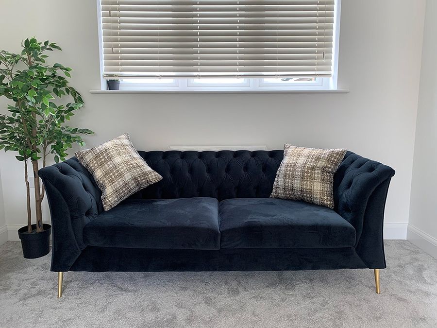 Sofa dwuosobowa Chesterfield Modern od Anama