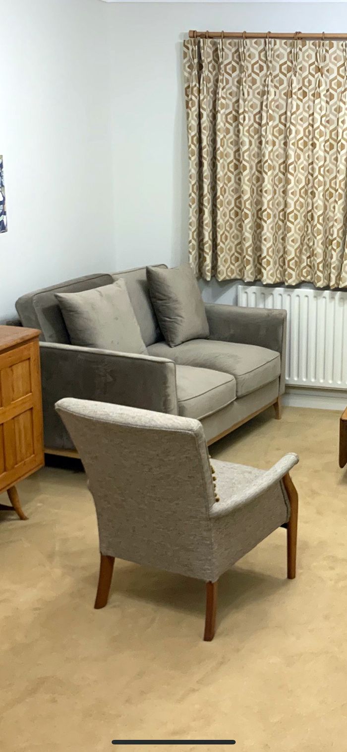 Linara Sofa - Guy